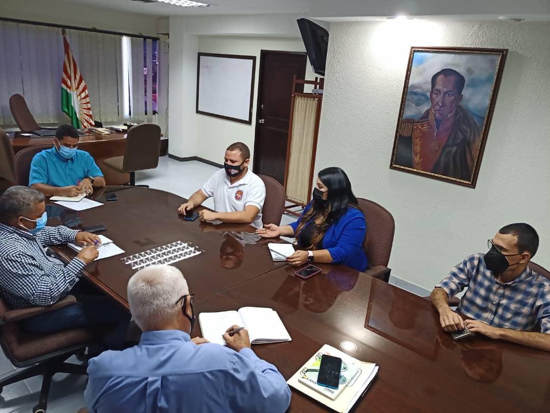 #18May | Sostuve reunión junto al Presidente del @CLE_Lara2021, Diputado @RSuarezPSUV y demás diputados y diputadas, donde organizamos la agenda de la semana. 
#LiberenALosPatriotas 
#LaraSeCuidaMás 

@NicolasMaduro @gestionperfecta @AdolfoP_Oficial