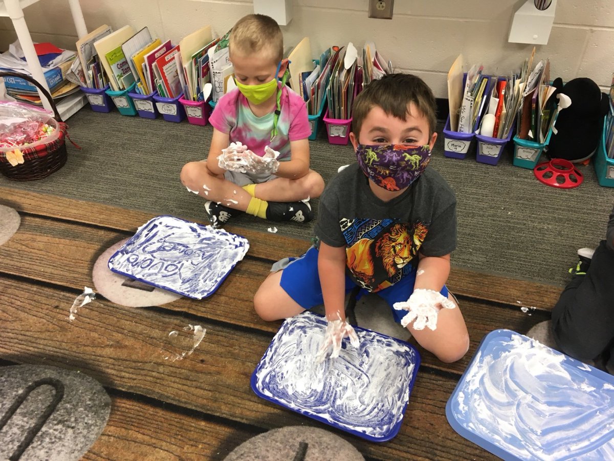 Mrs.Sutter-Hook Kindergarten Class tweet media