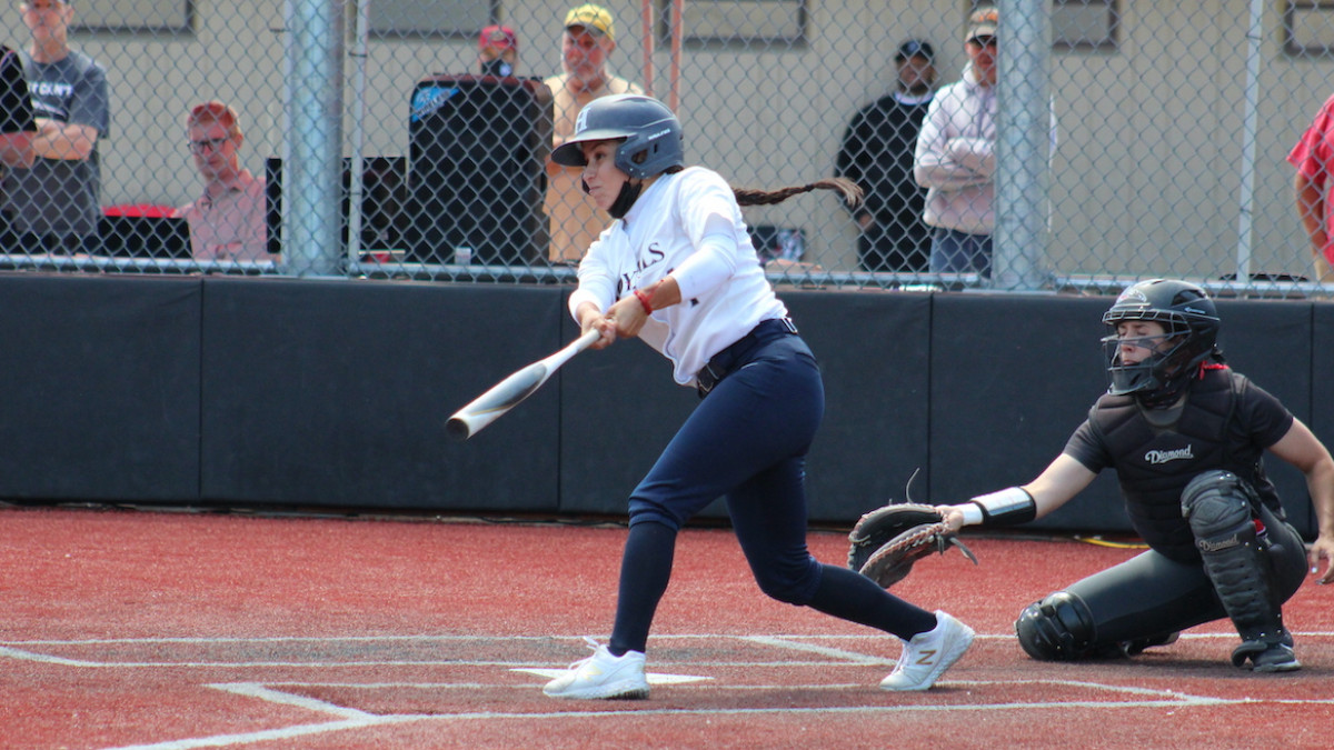 HIURoyals's tweet photo. #HIUSB: Royals Fall to Top-Ranked Southern Oregon
- https://t.co/xV0XKBR2sX https://t.co/xHyLTWPzb7