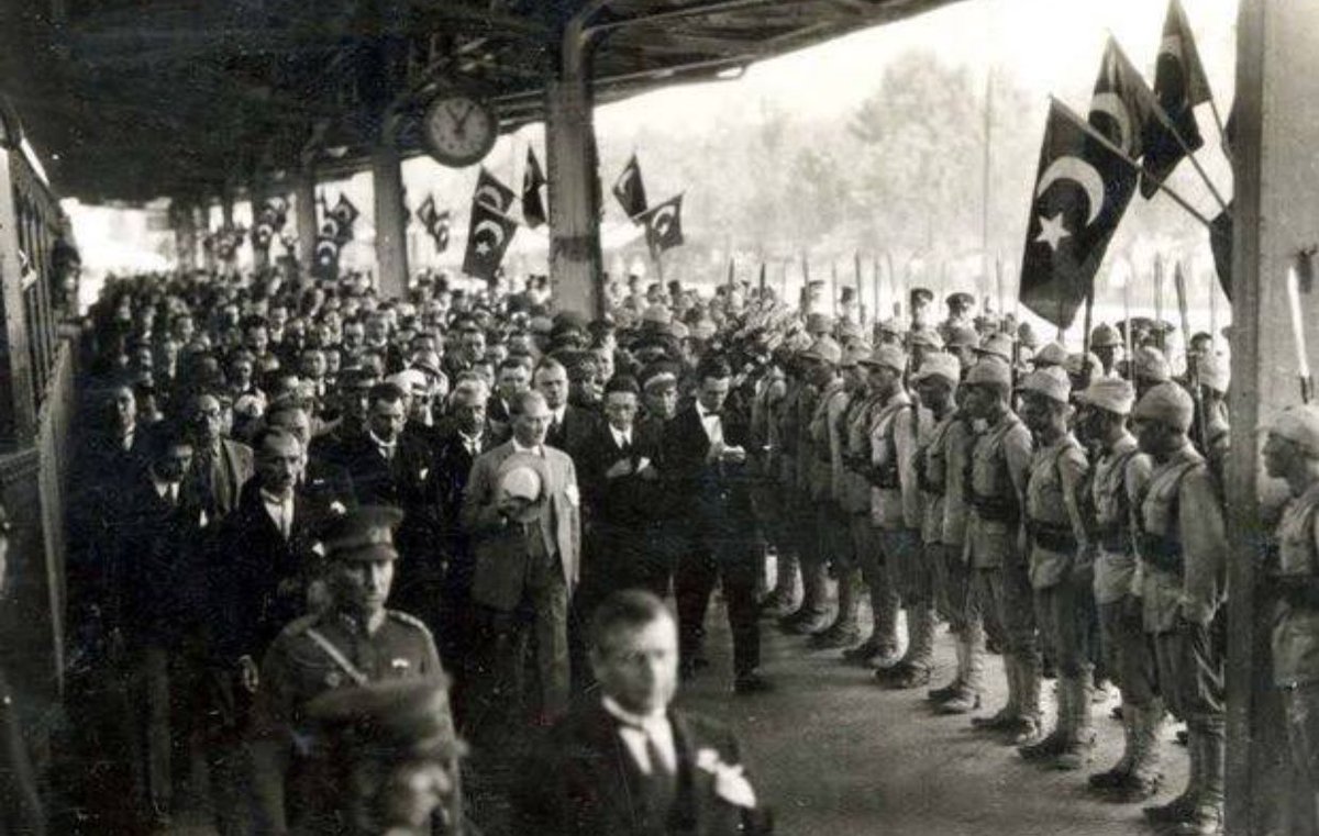 siimmurg's tweet photo. Gençlik; önü alınmaz ve karşı koyulmaz bir umuttur. #19MayısGenclikveSporBayramı

 #19MAYIS https://t.co/Wlhl9uebXA