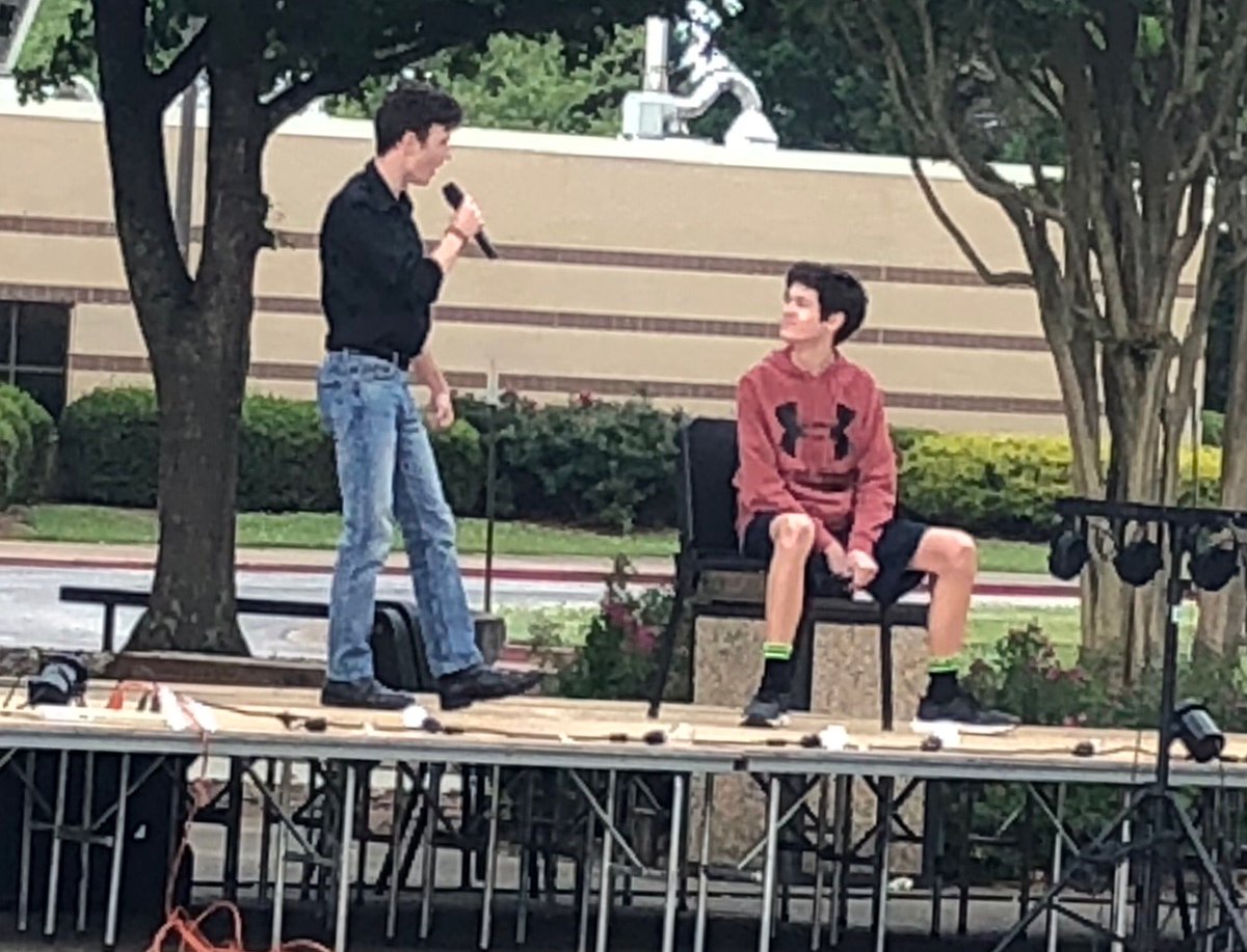 Hooch Fine Arts putting on Hoochapalooza in our bus loop! Can’t make it till later, well they will be performing and showing art until 9 pm...see you soon