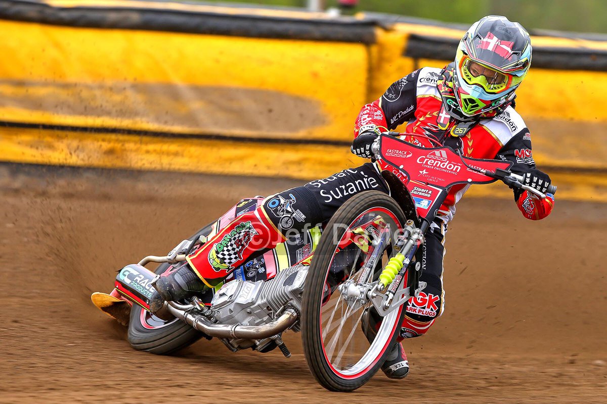 Love the style of MPT. Looking forward to capturing some spectacular pictures of him this season