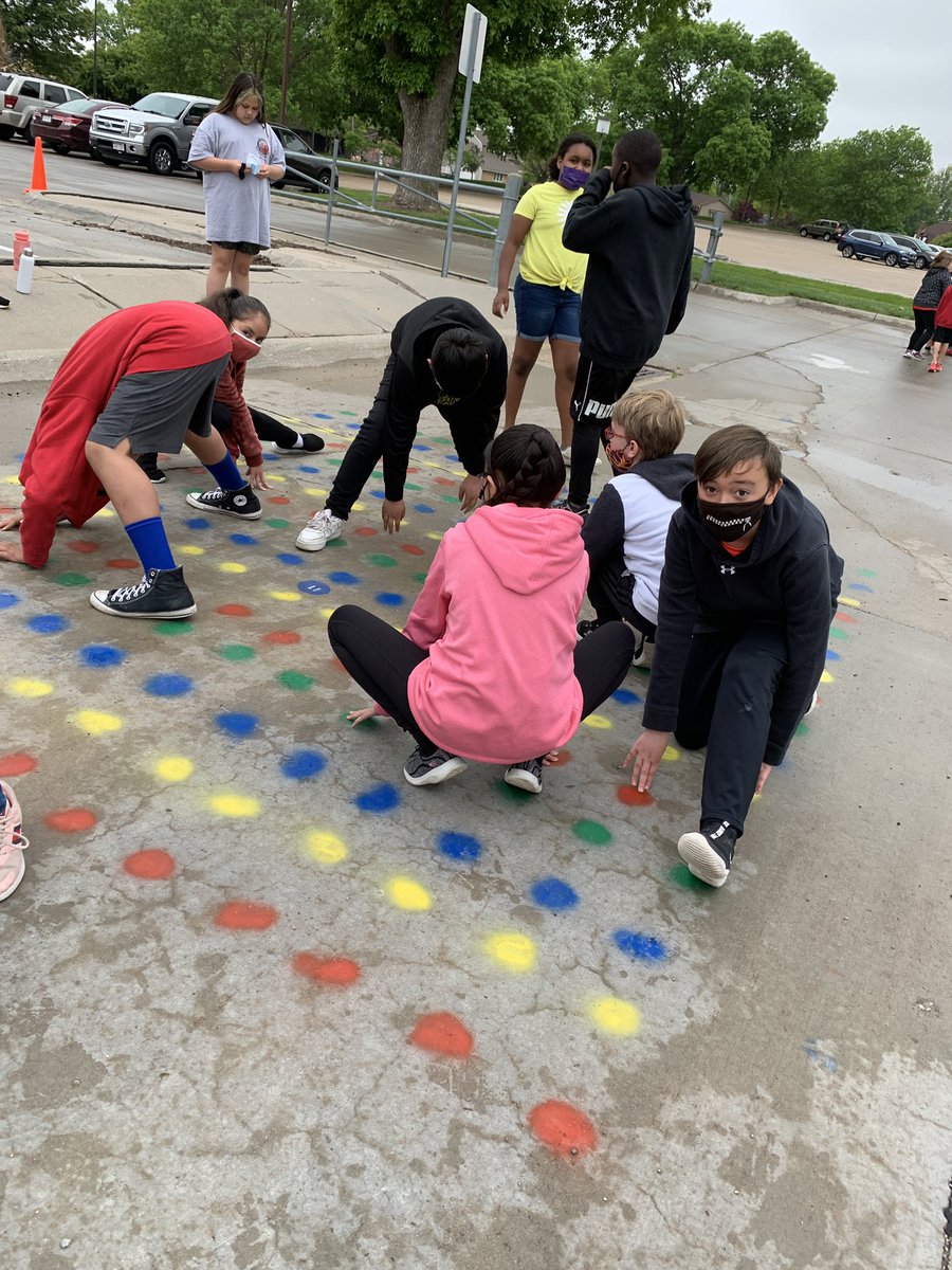 Mrs_Kuehl's tweet photo. #bestfielddayever @sandoztigers https://t.co/IVFYt0k4DO