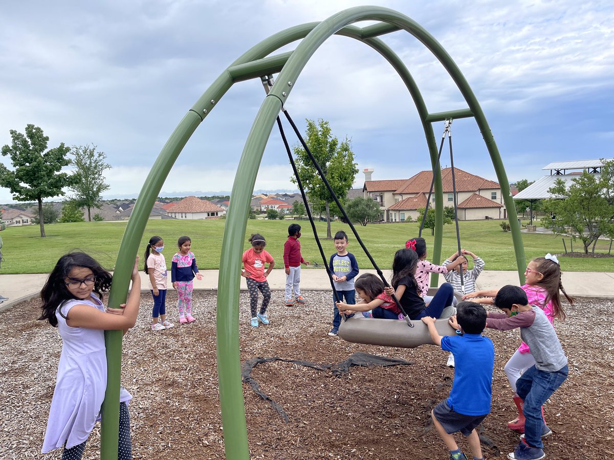 KerryRear's tweet photo. Today was awesome! We have three days left of school and I got to meet most of my kids face to face this afternoon! https://t.co/K2dpG6yWGu