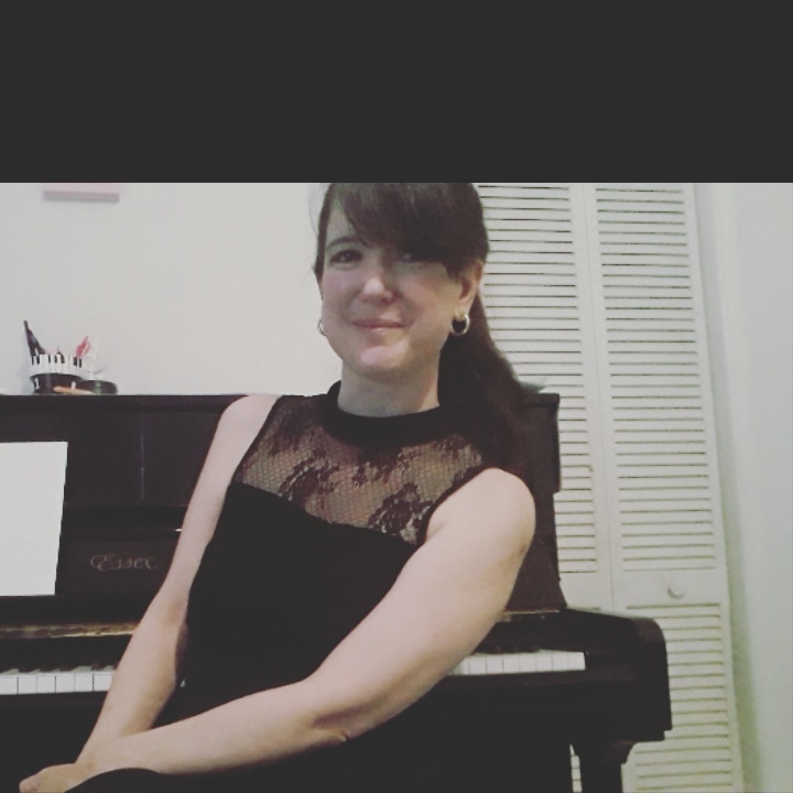 Spending time with the 88! #clicklinkindescription #pianoselfie #piano #pianist #classicalpiano #newmusic #femalepianist #playingpiano #success #musicalife #newclassical #essex #steinway #symphony #livemusic #newage #femalecomposer #88keys #spotifylink #pianolife #pianistacubana