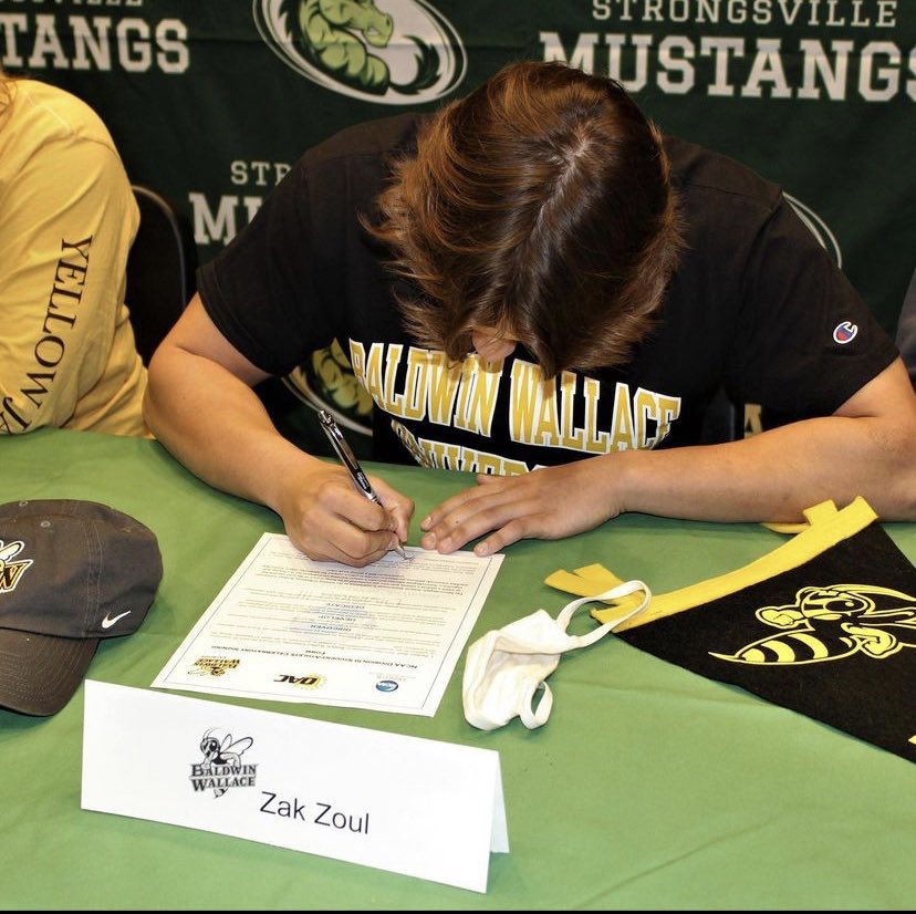 zoul_zachary's tweet photo. Thank you Strongsville Athletics for all of the memories and lessons you have given me, from fighting through adversity to celebrating. I would not change a thing I experienced. Thank you for everything. But now another chapter in my life begins. Lets swarm😈 https://t.co/CZev4D7Xvc
