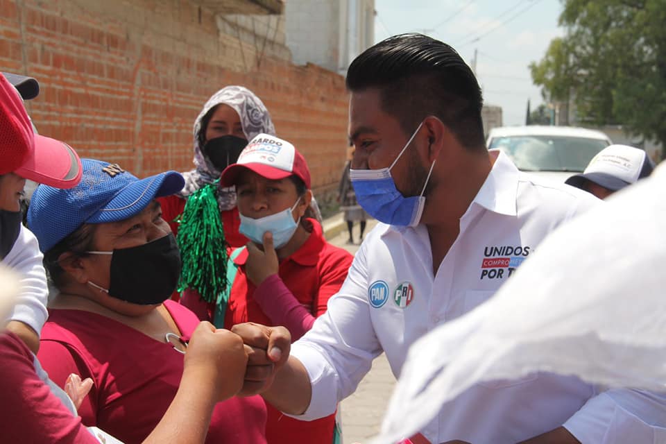 DxTNoticias's tweet photo. OFRECE GERARDO CAMPOS PROGRAMA DE MEJORAMIENTO ESCOLAR Y BECAS PARA JÓVENES DE TOCHTEPEC

@PANPUEBLA @CM_PRI_PUEBLA @gerardocampos_t 

https://t.co/J6f7yu2f8d https://t.co/E9qndHk30n