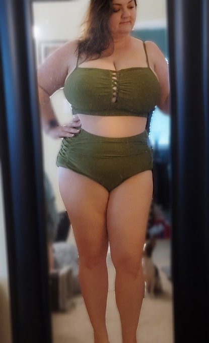 Oooo bday gifts are starting to show up! I LOVE this one! And of course I can't NOT open them right away<a href="/tag/bday"class="tags"><span>#bday</span></a><a href="/tag/presents"class="tags"><span>#presents</span></a><a href="/tag/gemini"class="tags"><span>#gemini</span></a><a href="/tag/junebaby"class="tags"><span>#junebaby</span></a>