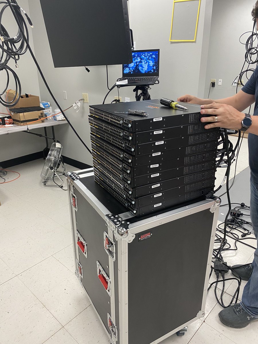 nshoe18's tweet photo. Prepping more @ArubaNetworks switches for a customer at our staging center. Lots of orange goodness going on #zerodayway #arubaesp https://t.co/6vb0Nxcbsi