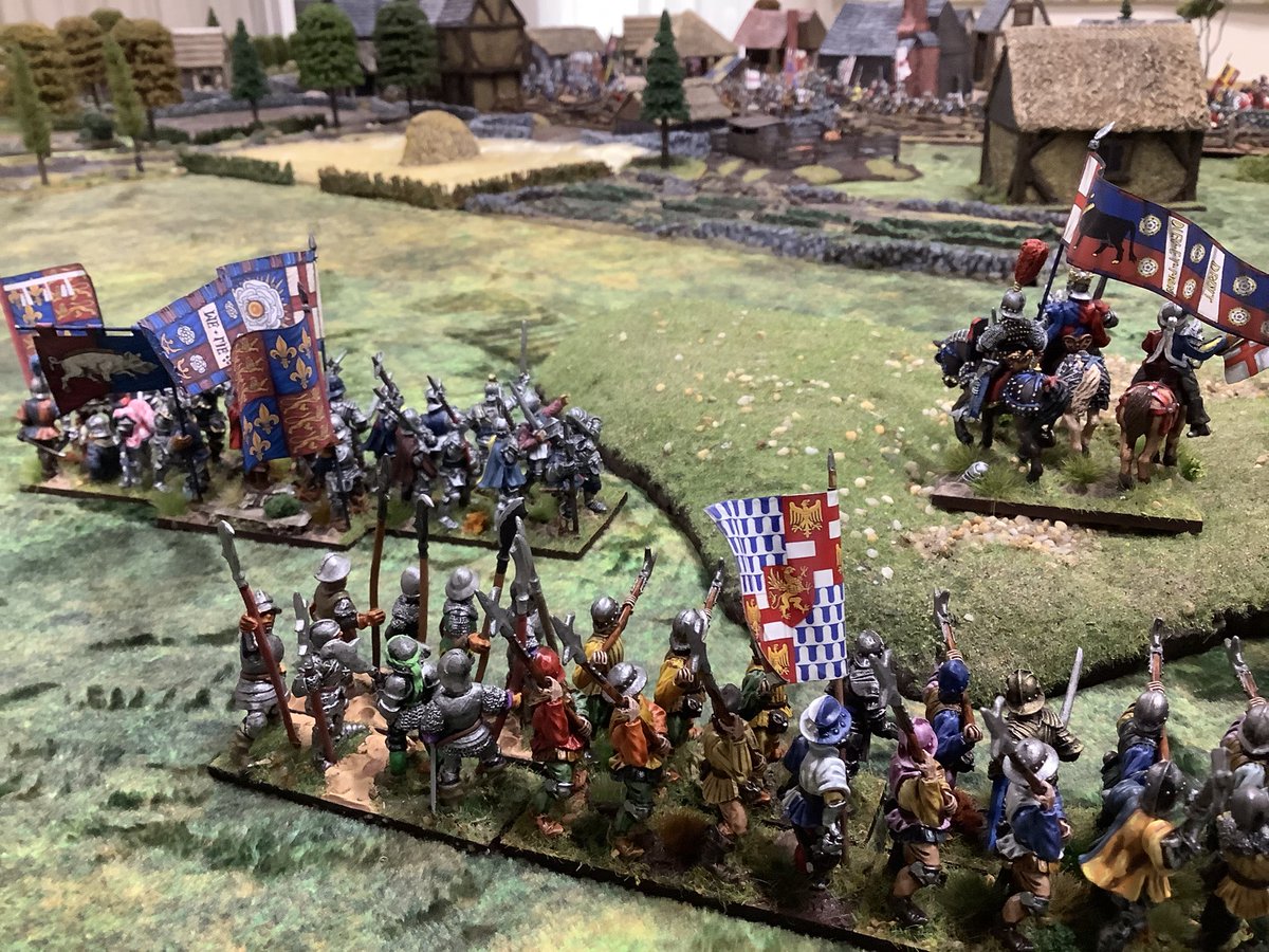 Oldwargamer's tweet photo. #Yorkist troops eye of the town of #StAlbans wondering what fate will dish up tomorrow.
#worldwarroses #wotr #waroftheroses #wargaming #wargames #wargamer #medieval #medievalminiatures https://t.co/ASwuif8gpj