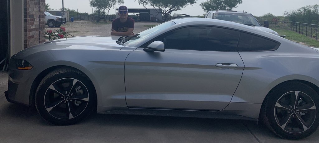 jaimepz18's tweet photo. Joined the stang gang 😎 https://t.co/QLThpeEuO8