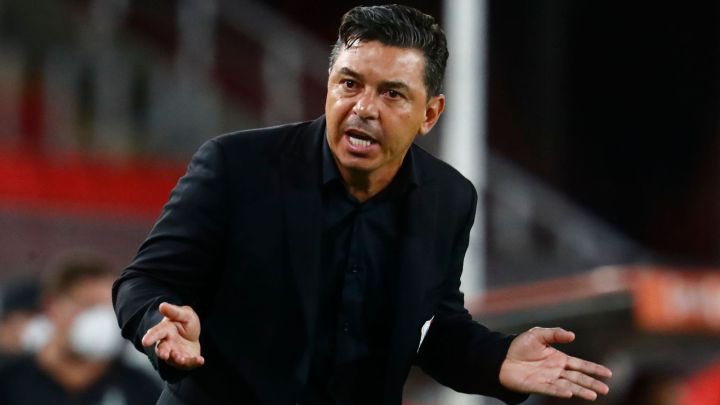FlavioAzzaro's tweet photo. #Gallardo y #River seguro están enojados porque la #Conmebol no le permitió anotar un arquero. Pero no nos olvidemos de dos cosas: #Paranaense tuvo 15 casos de covid y que podrían haber inscripto 50. No lo escuché al Muñeco solidarizándose con los brasileños y atajó un pibe de 16 https://t.co/4W0j6w1ML9