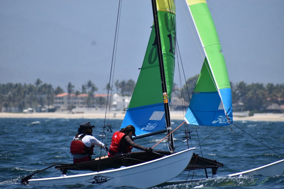 VallartaYC's tweet photo. Hobie 16: 4 competitors on 2 boats
Bart &amp; Carolina placed first overall
*Manuel and Bart are both on the VYC board 
**We were "double trapped" on virtually every weather leg due to good wind https://t.co/V9Huni8F8C