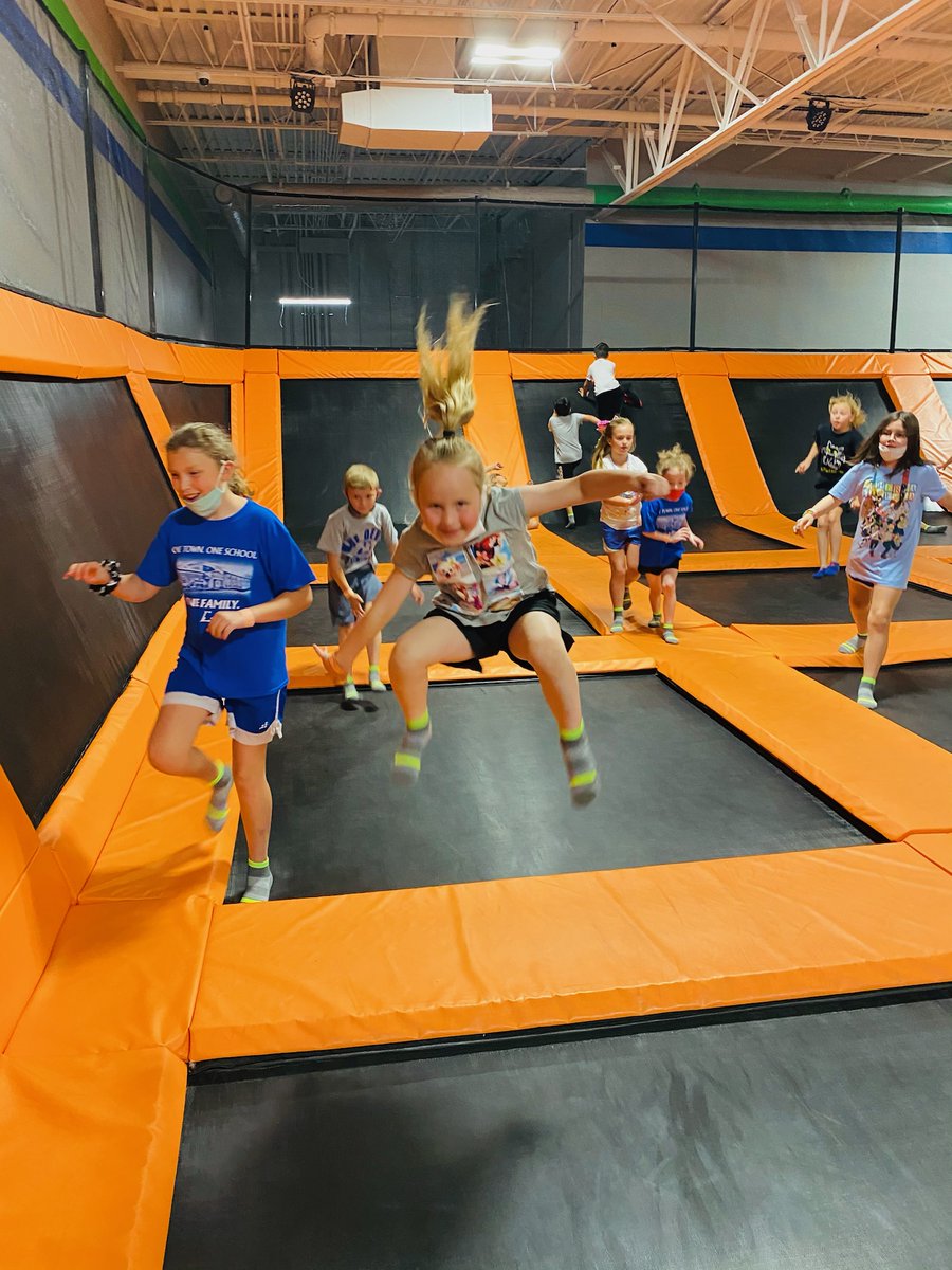 Lowesbluedevils's tweet photo. Congrats to our kids for meeting their AR goals! Vertical Jump Park was awesome! #eyesuplowes https://t.co/PbmMEQVnVA