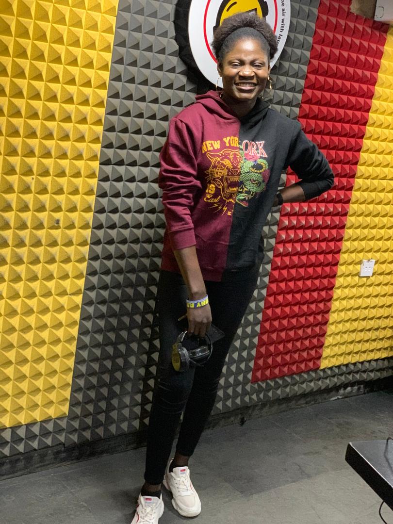 iamvickysport's tweet photo. We don't need to make up before we look beautiful, just smile, and mind you,beauty is not in the face:beauty is a light in the heart ❤️. Love the way God create me.
#AppleofHiseyes
#daughterofgrace https://t.co/GxoZOjU1lG