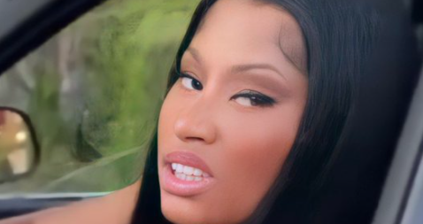 ArianaBTeam's tweet photo. SEEING GREEN TAKEOVER
#STREAMSEEINGGREEN https://t.co/DerUgWTpYj