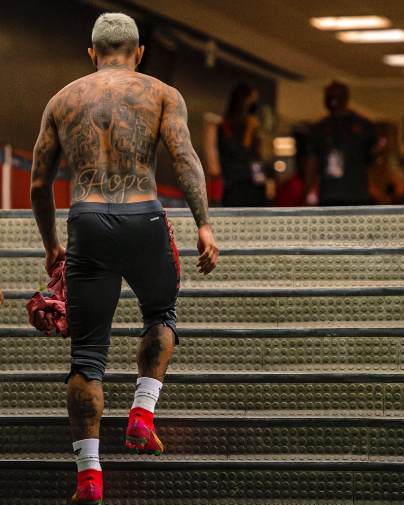 gabigol's tweet photo. Essa é a história de um menino que bolou um plano para sua vida mudar.. https://t.co/DORMT4xQVy
