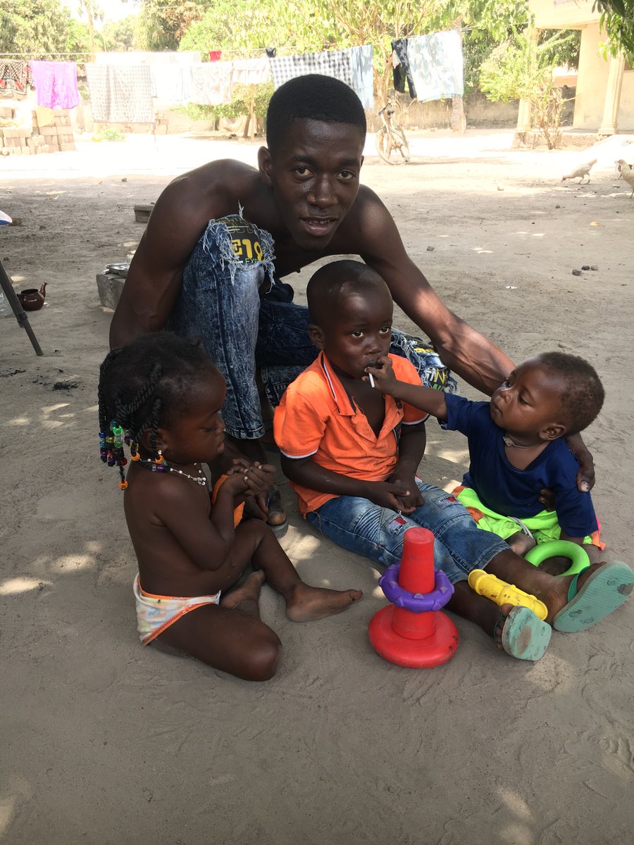 Meno95422250's tweet image. Am living with Family’s we are shavers and looking clean and Hart person who can help us from suffering we are indeed of help from good people if anyone can help us in Jesus name