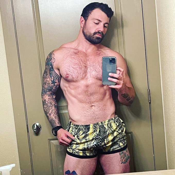 3 pic. Servin vacation tease daddy #bathroomselfie @maximus_mcfit ??? #gayman #gaymuscle #gayfur #shirtlessguys