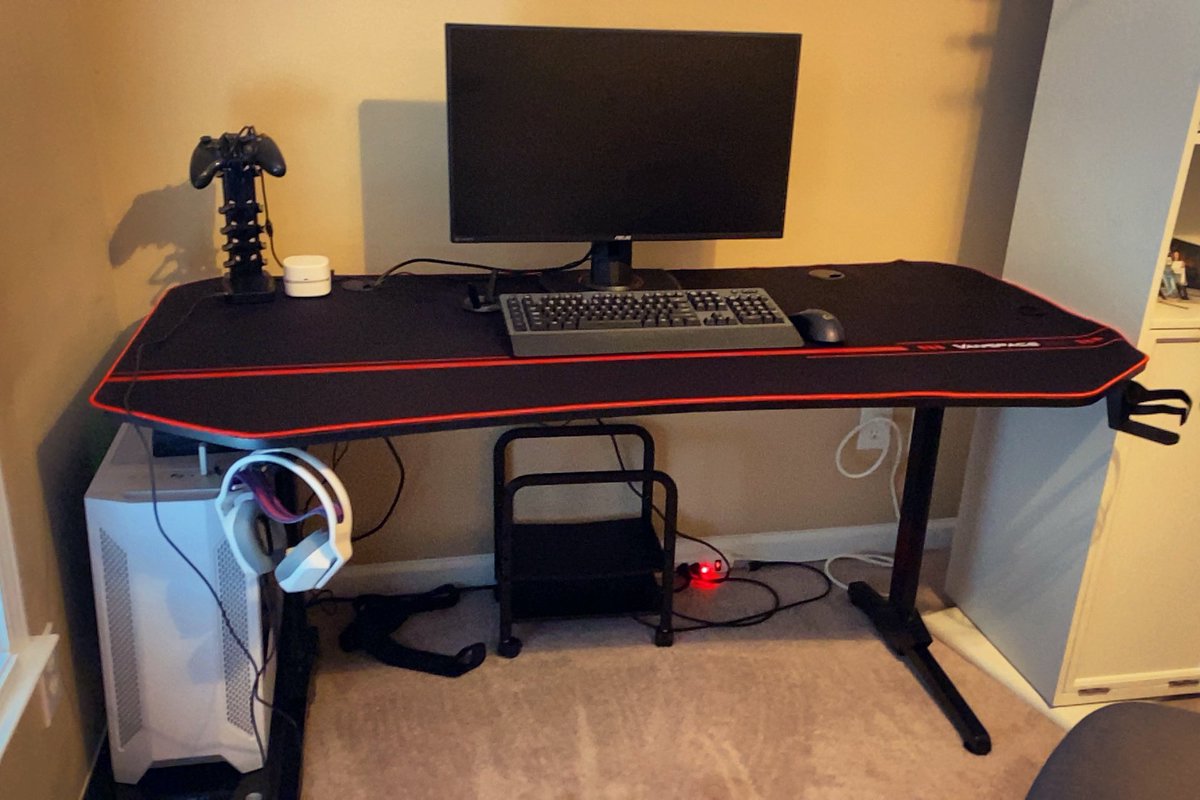 SimplyPam656's tweet photo. @DrLupo @Verizon #5GBuiltForGamers and #contest  🖥😊 https://t.co/mP3el2Evl3