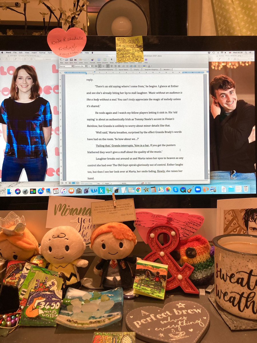 wurdsmyth's tweet photo. View from my desk...
#nightwriter #Book13
#helloEstherandArchie https://t.co/SrahjtCLKa