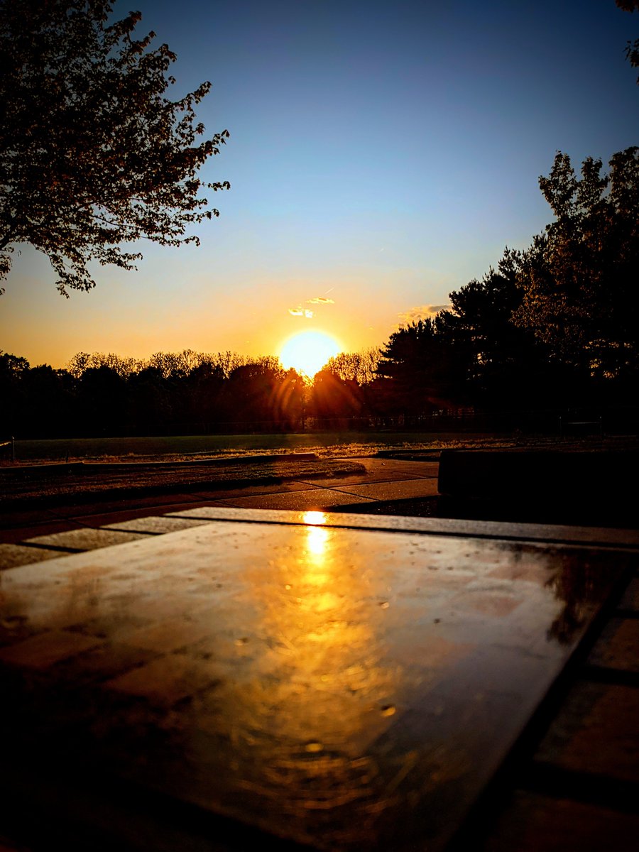 chadptorres's tweet photo. Checkmate. #sunset #trampixel #pixel5 #teampixeltalk #Android12 https://t.co/EYRBcOKYRf