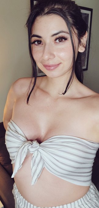 Watch nautii🌸✨💗's leaked NSFW photo on TwXstars