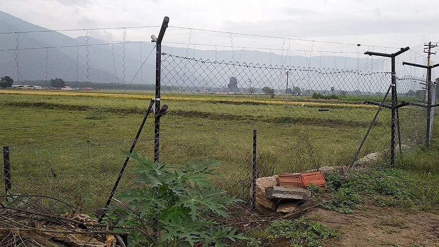 SundarrajanG's tweet photo. சத்குருவின் சட்டவிரோத சாம்���ாஜ்யம்: கட்டிஎழுப்பப்பட்டது எப்படி? -பாகம் 2

https://t.co/SVP3ZrJ91p https://t.co/6VwdNN69Fj