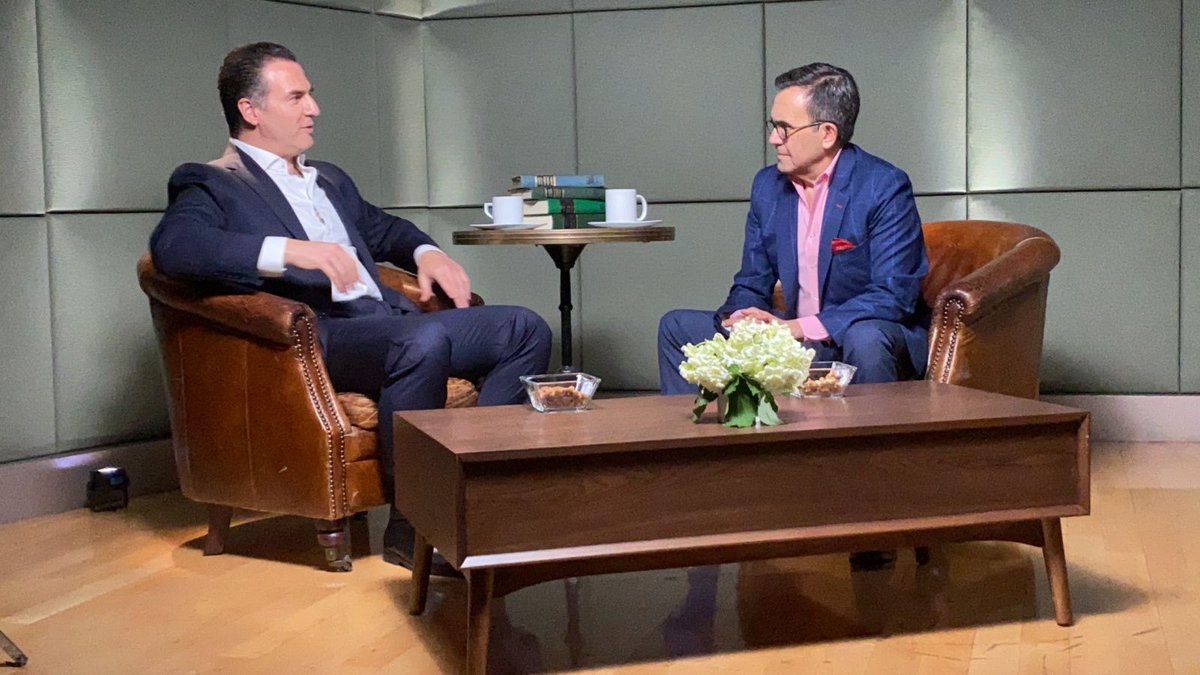 AdrianDeLaGarza's tweet photo. Conversando de diversos temas con mi amigo @ildefonsogv. https://t.co/w7vxn67yxN