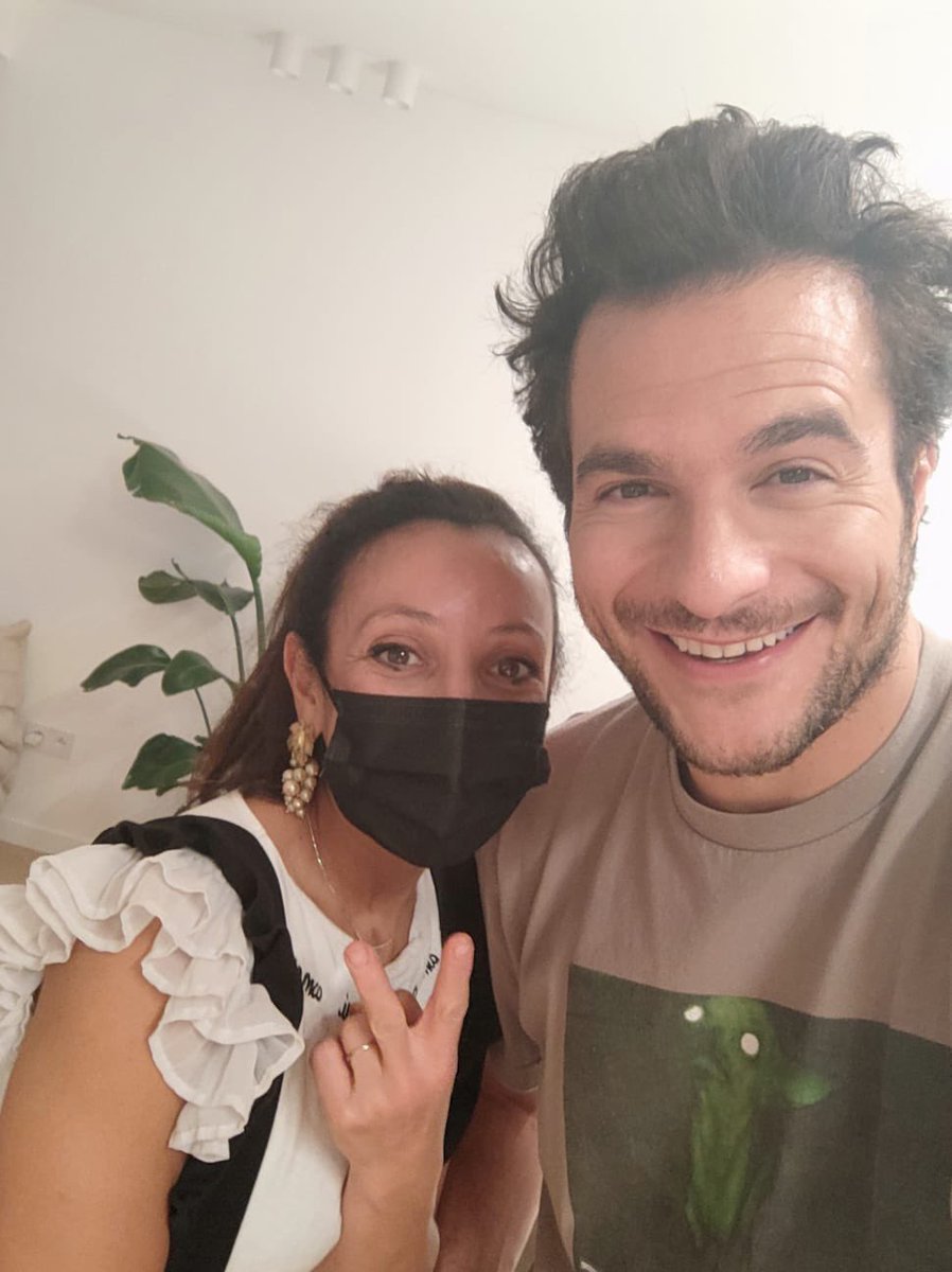 YourChefParis's tweet photo. Ce soir j’ai pu servir @Amir_Off  et sa belle chérie @litalaharonovitch ❤️
Merci pour cet agréable moment 🙏🏻😁

#traiteurmariage #chefadomicile #chefadomicileparis #cartecadeau #brunchparis #traiteurparis #eventparis #buffet #diner  #brunch #yourchef #yourchefparis #mariage https://t.co/NhuPdfu5yE