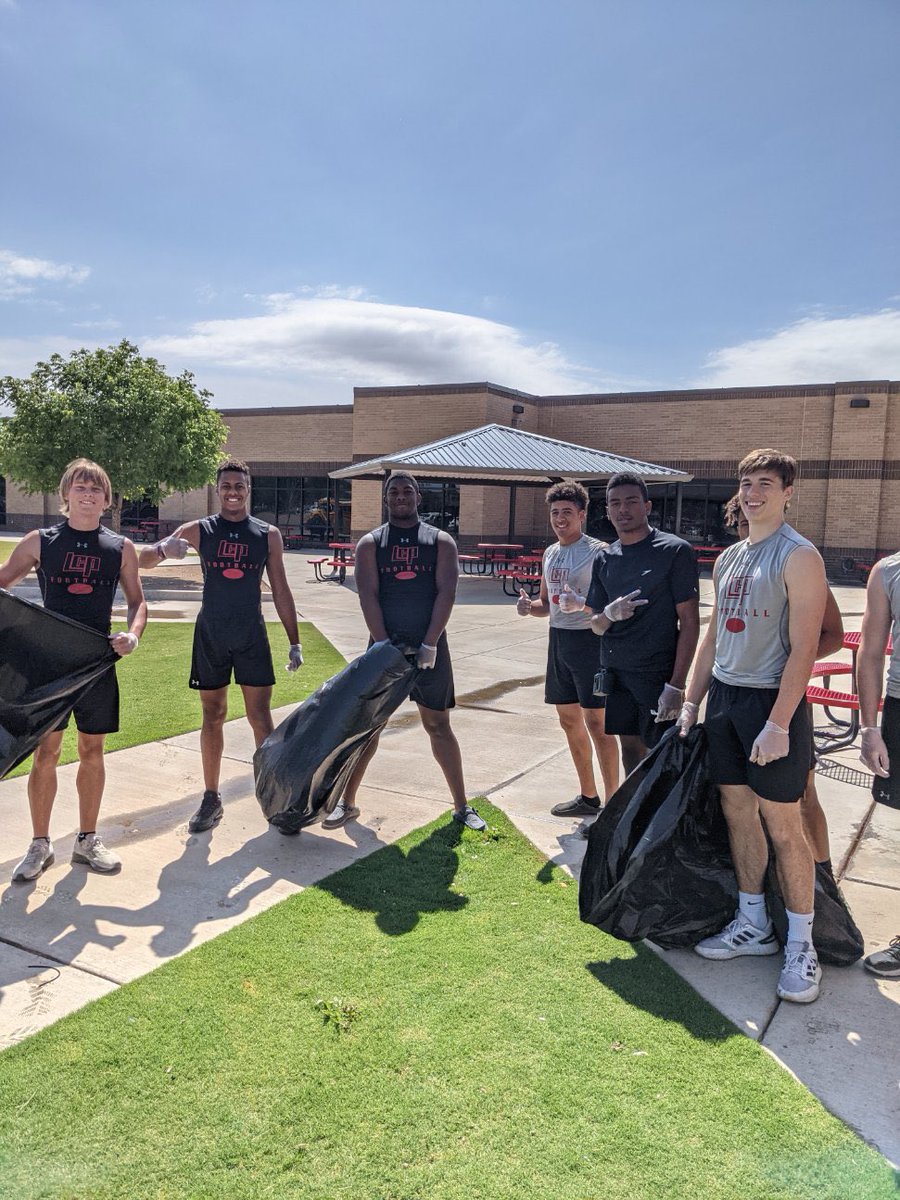 FootballLCP's tweet photo. Boot camp winners getting to eat breakfast this morning...all the others, not so much! #itpaystowin #servantleaders https://t.co/o9uYgHgVRC