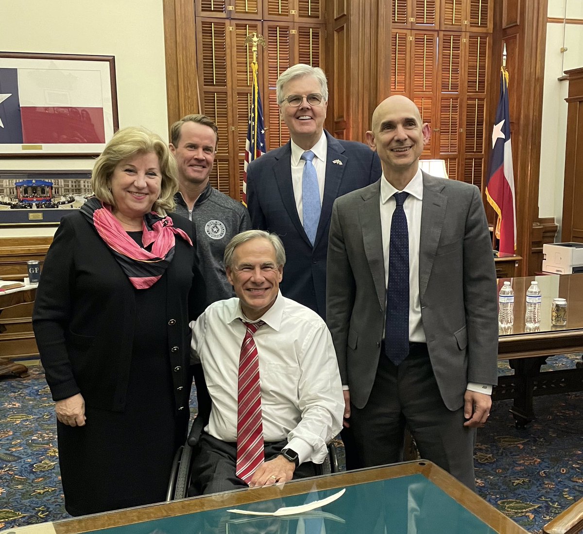 Working late to close out the budget. We will get the job done for Texas. #txlege <a href="/GovAbbott/">Greg Abbott</a> <a href="/LtGovTX/">Office of the Lieutenant Governor Dan Patrick</a> <a href="/DadePhelan/">Dade Phelan</a> <a href="/DrGregBonnen/">Dr. Greg Bonnen</a>
