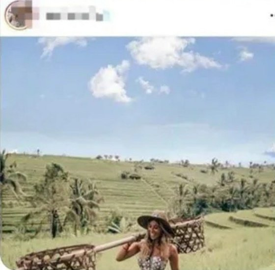 txapulincolorid's tweet photo. Esta chica se lleva la mismas nubes con ella en todos sus viajes. https://t.co/qTZmsf0yB8