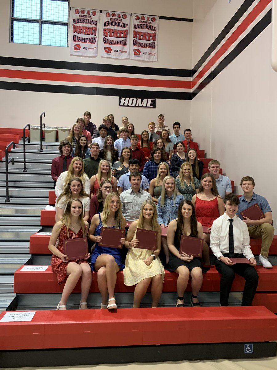 HopeisaStrat's tweet photo. The first event of graduation week. So proud of @CadeMurray5 and this group I still call mine β€οΈ #NHtribe https://t.co/rbeF5xyBC5