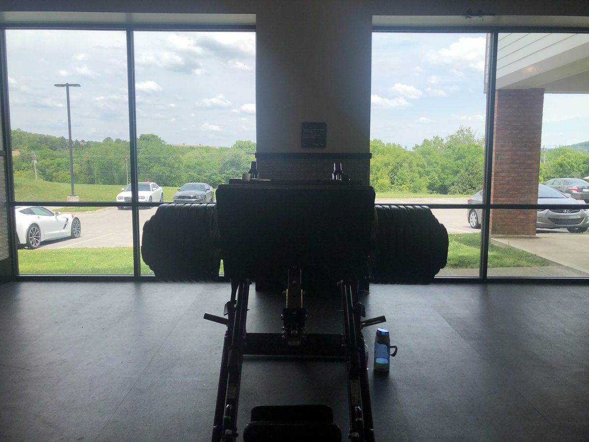 bebelambertDeb's tweet image. My #PR on the #legpressmachine now is 700 pounds🥰💪🔥