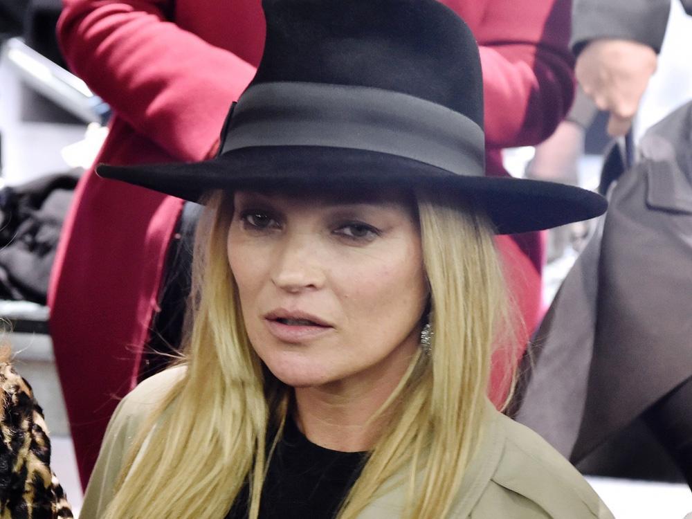 Kate Moss auctioning video of herself sleeping for charity
