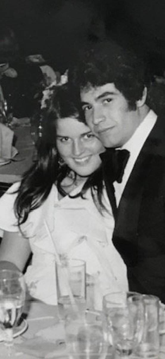 Apex Friendship Prom tweet media