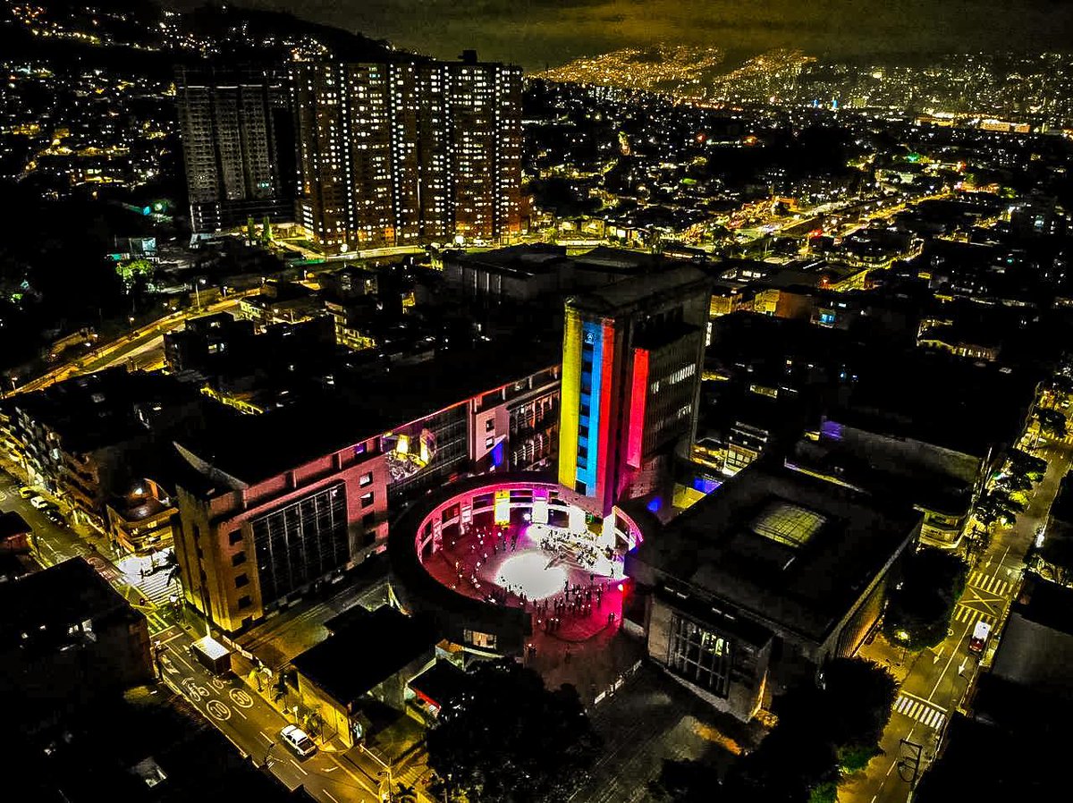 AlcaldiaItagui's tweet photo. 🙏🕯Todos somos una #LuzParaColombia 🇨🇴

#ItagüíCiudadDeOportunidades https://t.co/sy54rXbGc3