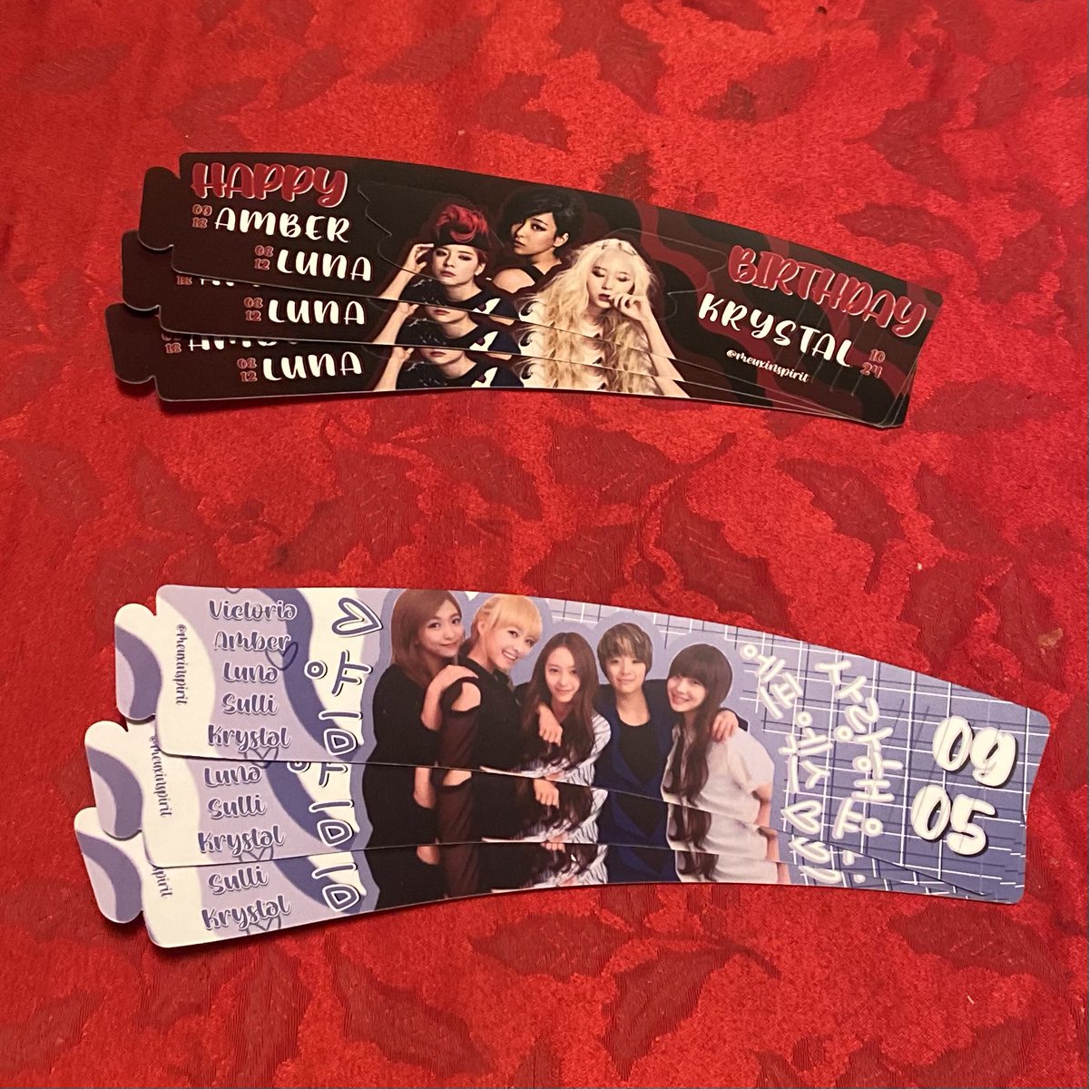 meuxinspirit's tweet photo. Look what came in the mail 🥰✨
Our cupsleeves look super cute 🥰
#SoIntoFx #에프엑스 #미유 #Victoria #Amber #Luna #Sulli #Krystal #fx #kpop #kpopcupsleeve #cupsleeveevent #kpopevent https://t.co/lV7XKid3qx