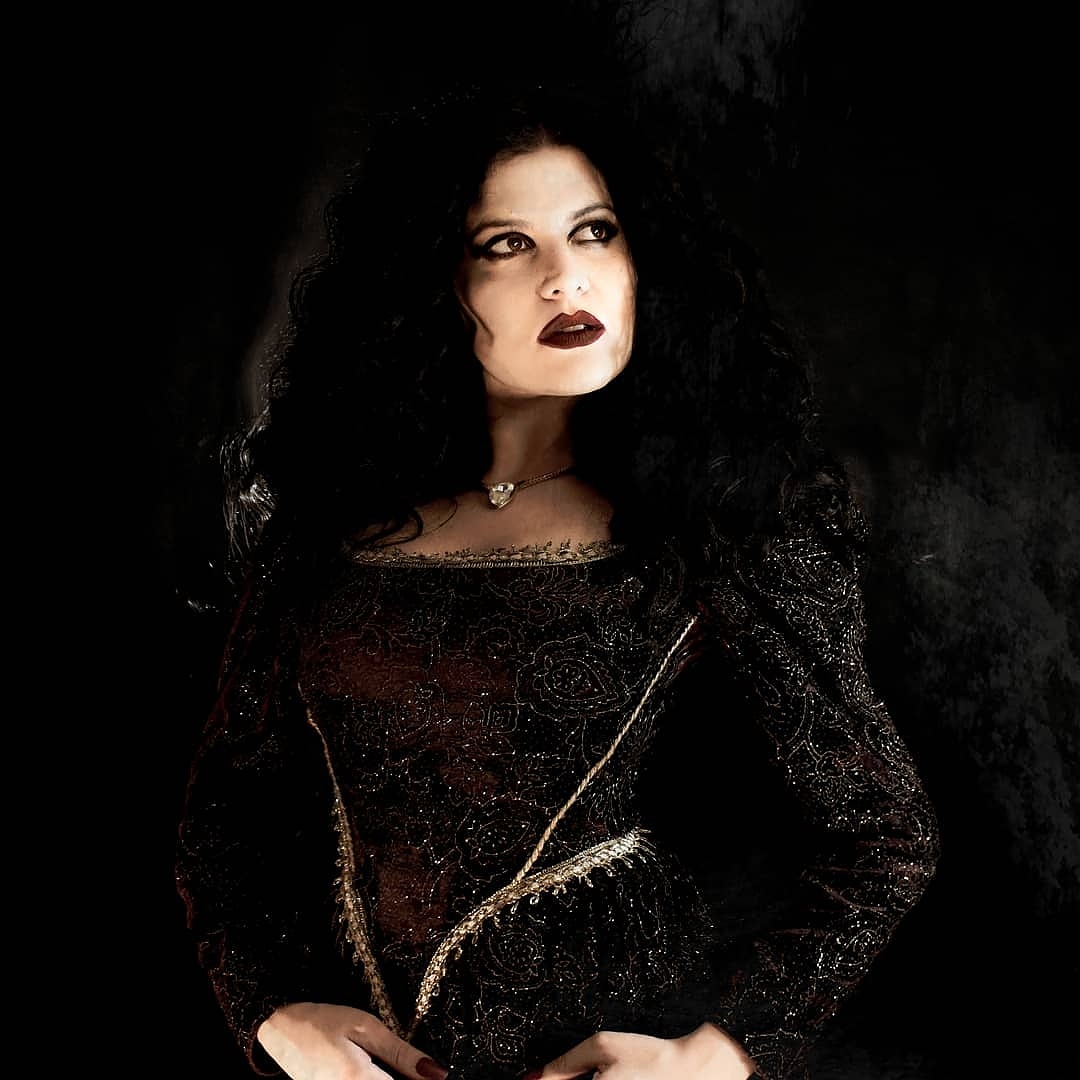 Vintagy, old fashioned glamour..
We just can't shove the dark out of our way.
Shooting <a href="/DimiDeSan/">DimiDeSan</a>
New music coming soon!

#dark #artist #musician #art #artistic #gothic #vintage #doommusic #darkmusic #elizabethanera #melancholicmusic #metalmusic #gothicmusic #chirographondei