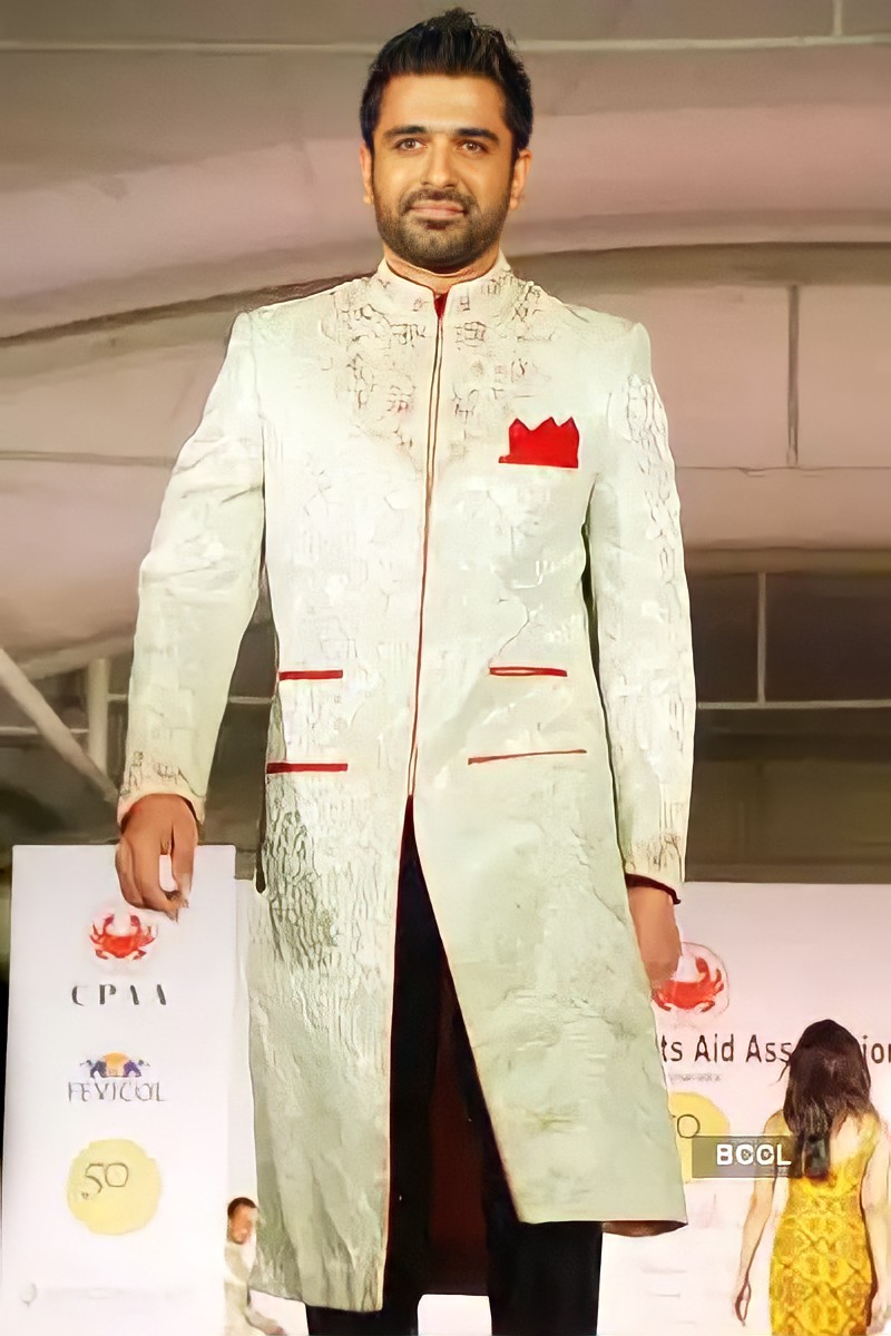 GabbarKiGang's tweet photo. The Style Icon @KhanEijaz 

His Dressing Sense and Choice of Outfits are always Amazing..

🔥🔥🔥
#EijazKhan #fashion https://t.co/gGQQZnlUCy