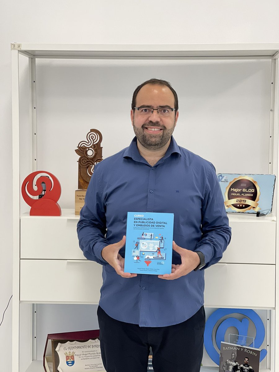 Muy pero que muy feliz os presento mi segundo libro en papel "Curso Especialista en Publicidad Digital y Embudos de Venta"
Muchas Gracias a mi maravillosa mujer y a mi hijo, y al magnífico trabajo realizado por los autores y otros profesionales invitados. 
bit.ly/libroPublicidad