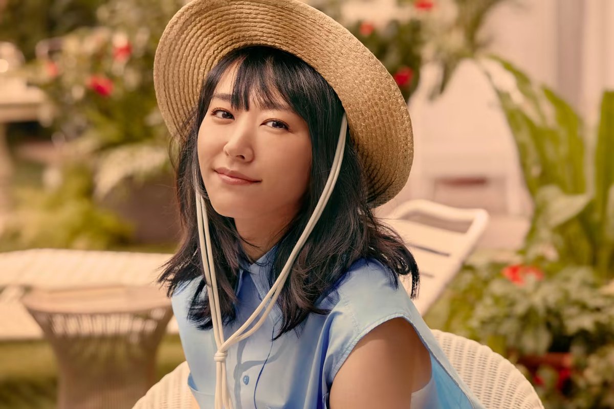 fashionsnap's tweet photo. 【ピックアップ】女優 新垣結衣さんが星野源さんとの結婚を発表。先日公開された「H＆M」の新キャンペーンヴィジュアルにアンバサダーとして登場しています。
https://t.co/C6mJXDanyB https://t.co/qO7rwCm5o6