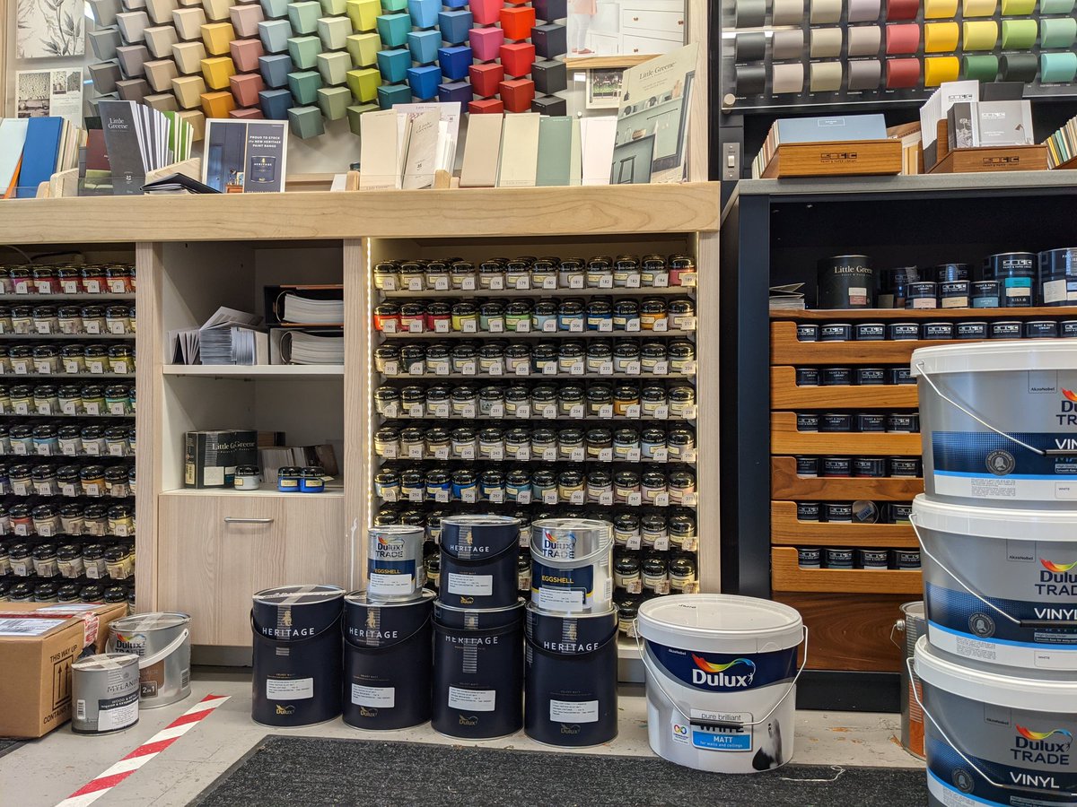 On the move this morning with some new Dulux Heritage Velvet Matt emulsion

We're holding full range of Velvet Matt in stock, available to order online or in-store! 😃

sales@colourcentre.com, 0207 609 1164 

#velvetmatt #dulux #heritage #decorate #islington #islingram
