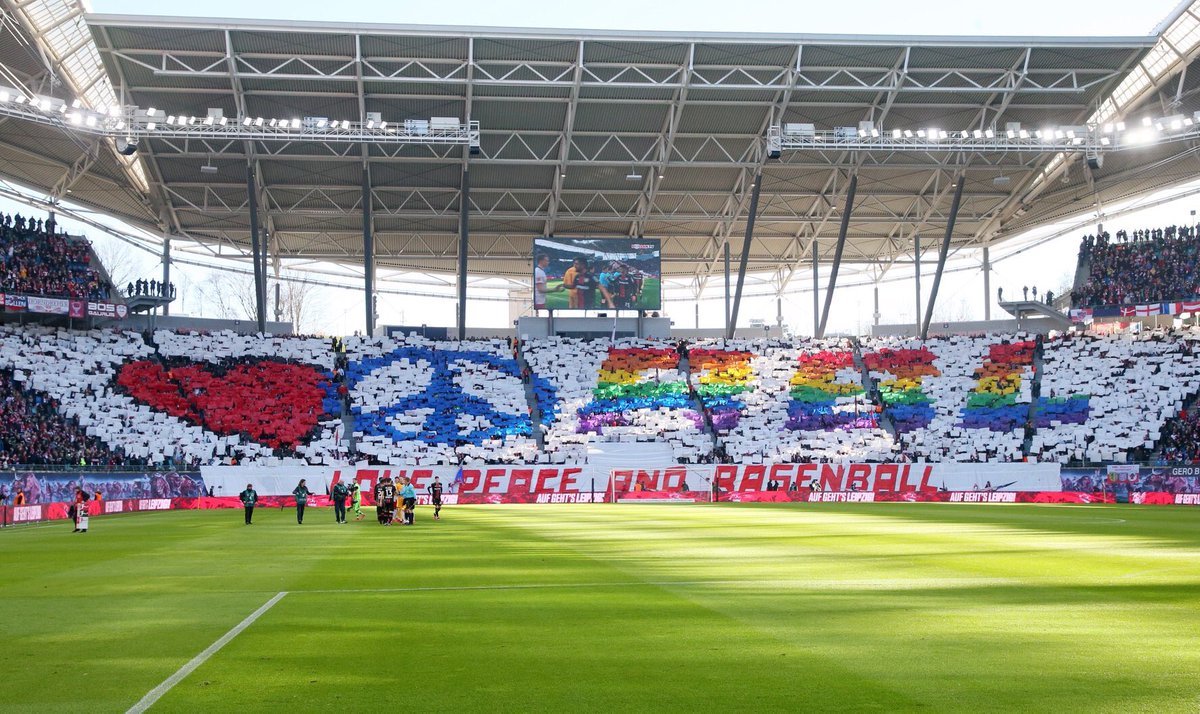 Локомотив лейпциг. Стадион RB Leipzig. Трибуны Зенит Лейпциг. Локомотив Лейпциг стадион. РБ Лейпциг фанаты.