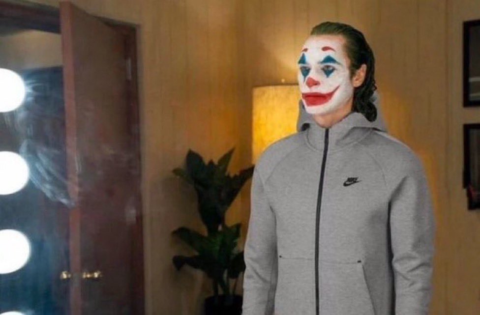 ibraviii's tweet photo. Me turning my WiFi on and off just to realize that it wasn’t  my WiFi it was YouTube #YouTubeDOWN https://t.co/NA99mm5pFY