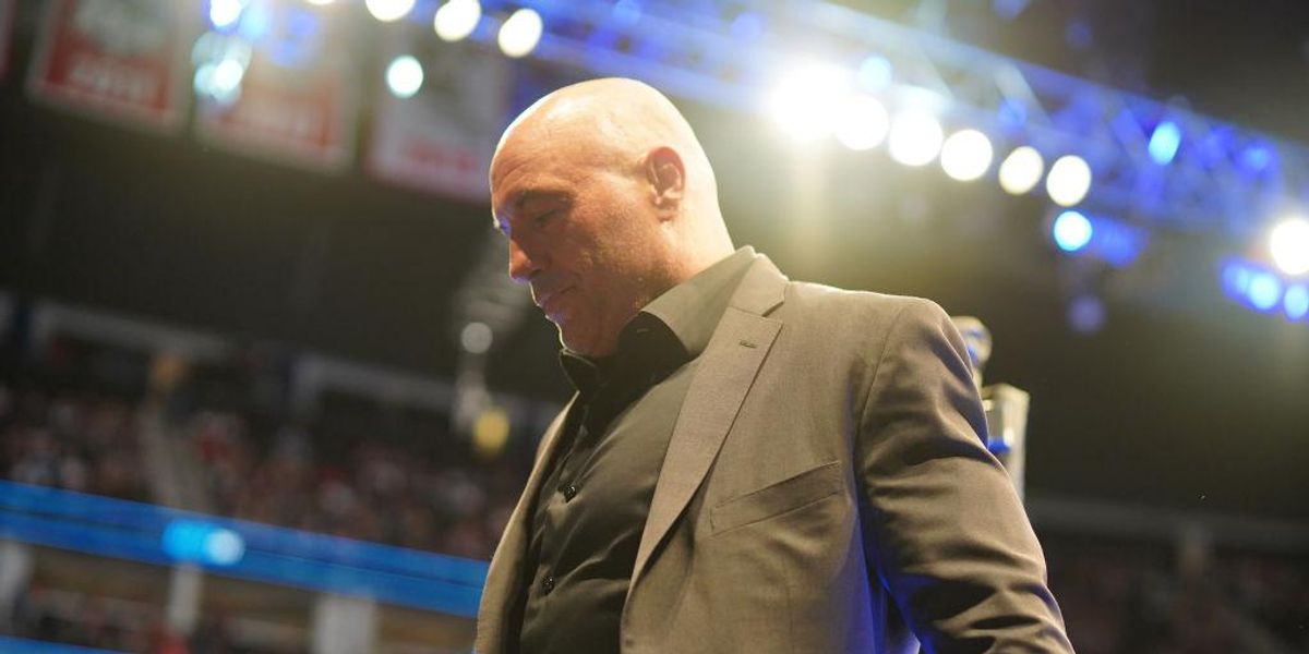 joeroganhq's tweet image. Joe Rogan says kowtowing to ‘woke’ progressives will result in ‘straight white men’ losing their right to speak - TheBlaze dlvr.it/RzxRF8