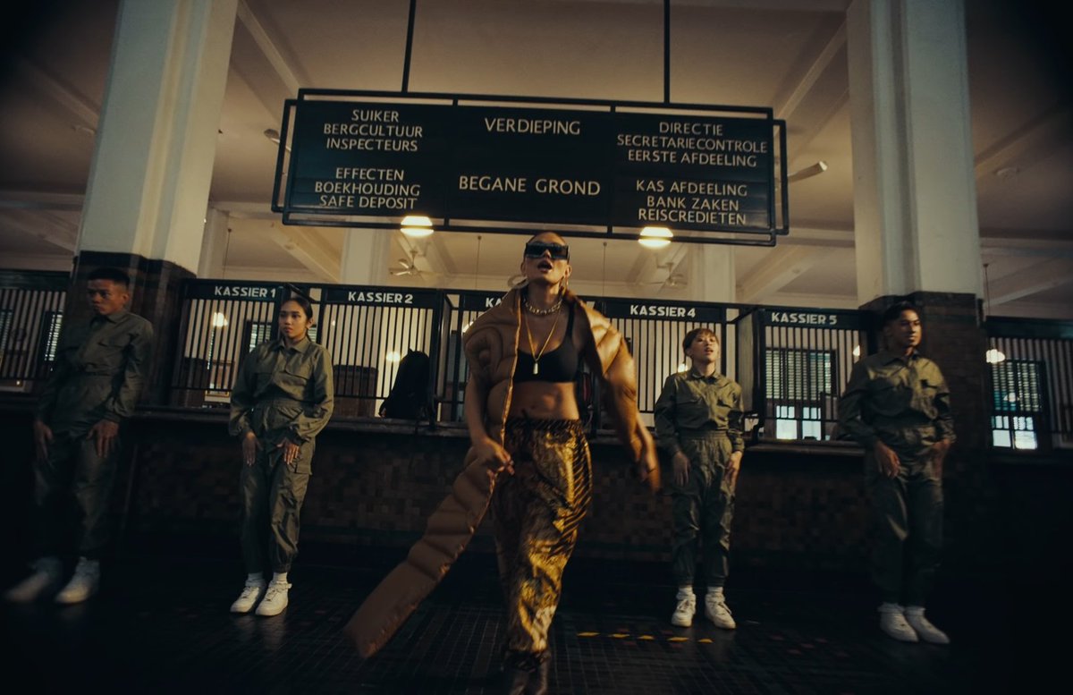 Gasajaboy's tweet photo. HER ABS 😭😭😭👍👍
@agnezmo 

Check her new MV F Yo Love Song
https://t.co/TRpxacMoI4 https://t.co/kOCCkRIPyc