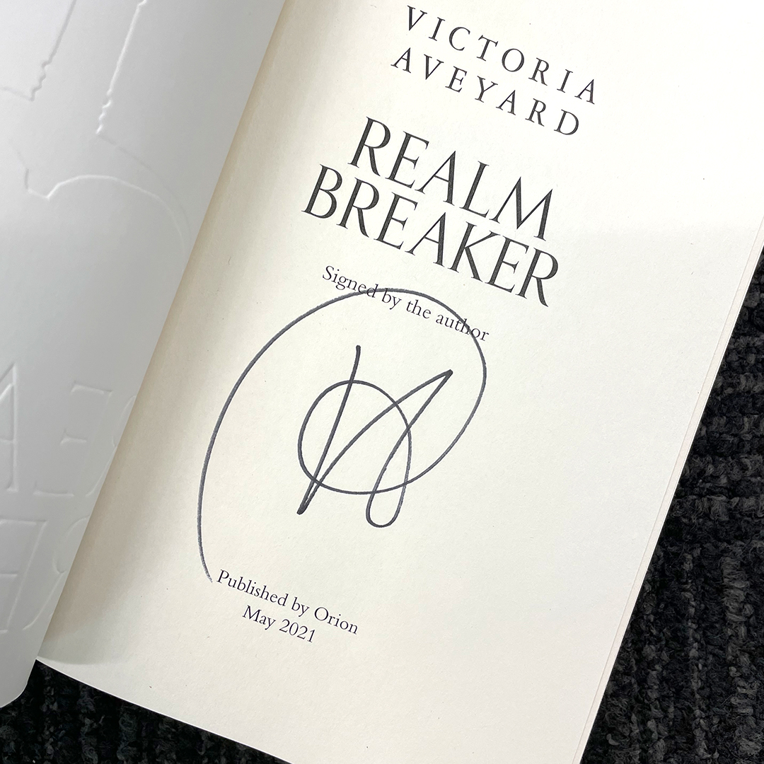 DateaBook's tweet photo. WIN || 1 of 3 SIGNED copies of @VictoriaAveyard 's new book, #RealmBreaker ⚔️
To enter, like and retweet 💕
T&amp;Cs Australian residents only, competition drawn 26th May 2021. https://t.co/pIYZeIvCyA