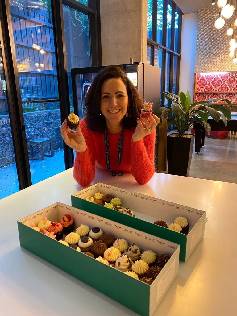To celebrate the <a href="/Xero/">Xero</a> Australia Intern program being the number 1 internship program in Australia 🇦🇺 we had surprise cupcakes 🧁 I work with some very talented,  amazing people  - check out all the great opportunities to join us 
jobs.lever.co/xero?location=…